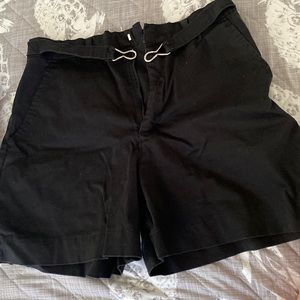 Cargo back pocket black shorts by Gloria Vanderbilt size 14